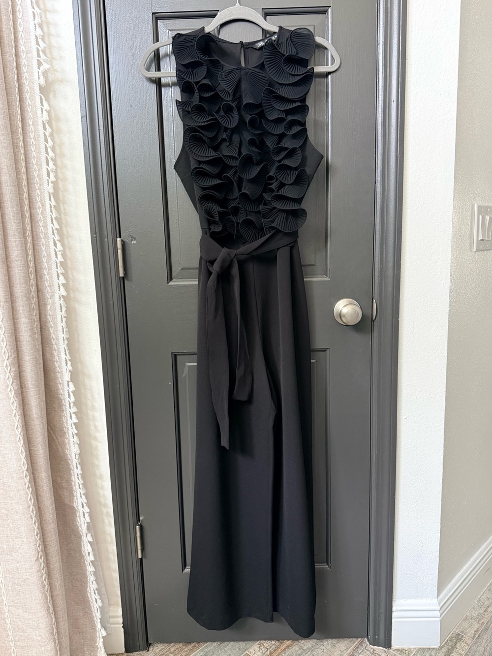 ZARA Sleeveless Black Floral Applique Jumpsuit - Picture 4 of 4